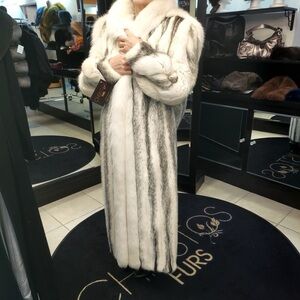 White & Brown Mink/Fox Coat

Fox collared